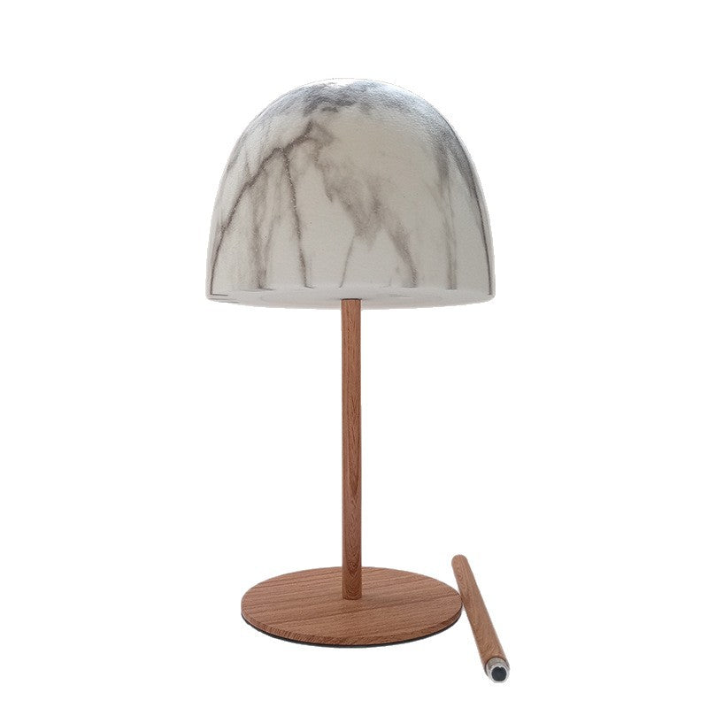 Lampka bezprzewodowa Marmo z marmurkowym kloszem